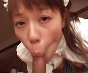 Busty japoniako waitress fucked publikoetan (zentsurarik)